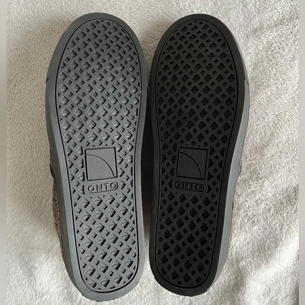 ONTO premium crafted slip on cowhide hair unisex sneakers size men 7 / women 8.5